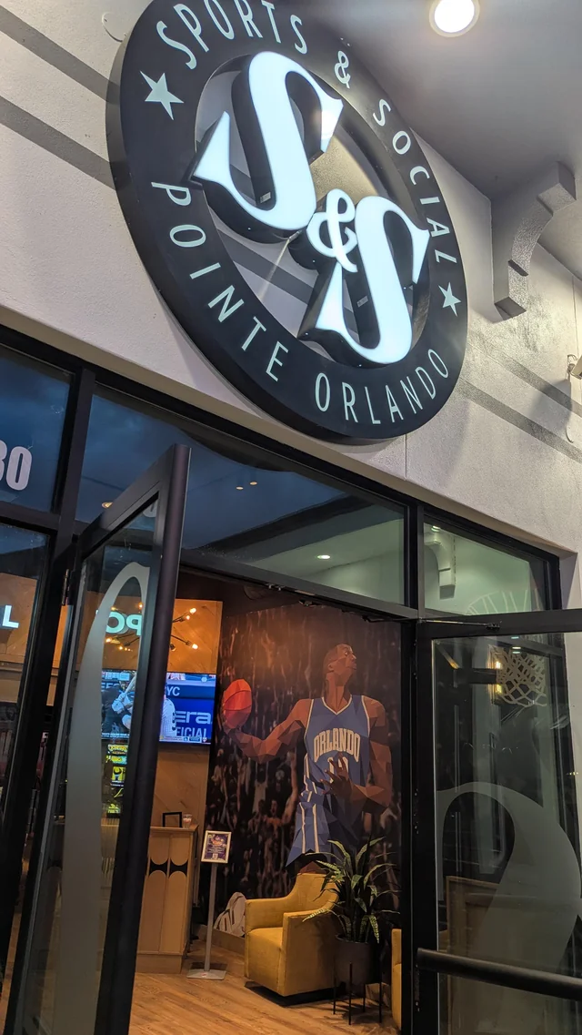 this-place-called-sports-social-at-pointe-orlando-has-a-v0-i0wl45zgxd7f1